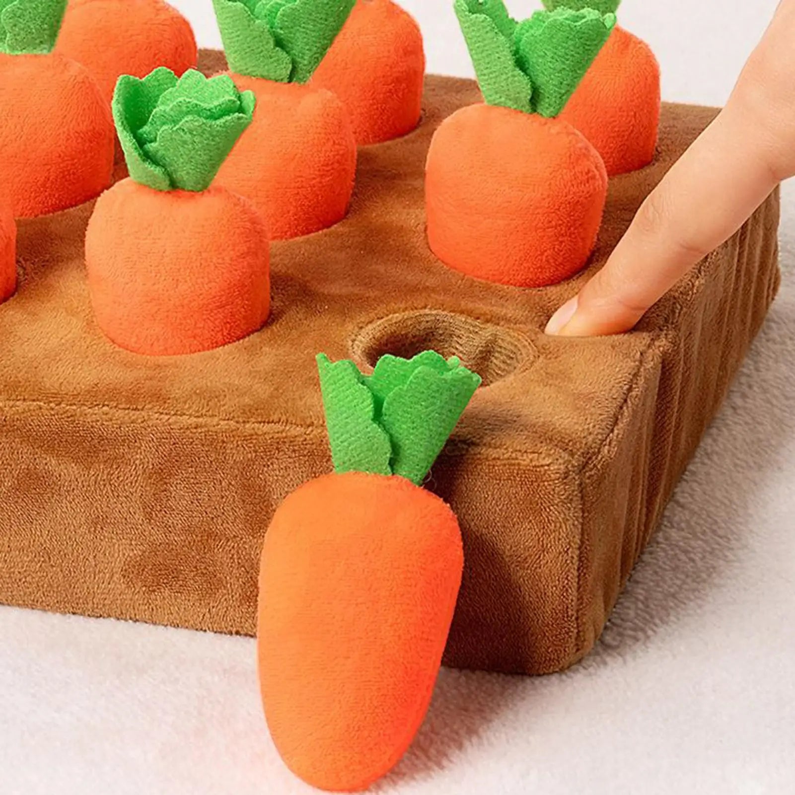 Carrot Snuffle Mat – Interactive Enrichment Puzzle Toy for Sensory Training and Mental Stimulation